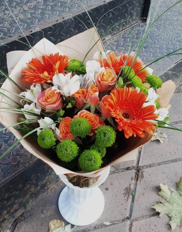 Букет цветов из: Герберы, Хризантемы, Альстромерии и Розы в Вологде