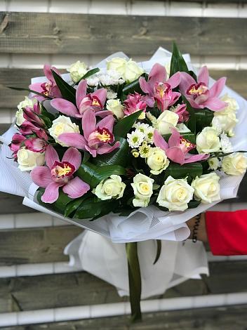 Букет цветов из: Розы и Хризантемы в Вологде