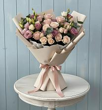 Букет цветов из:  Розы и Лизиантусы в Вологде