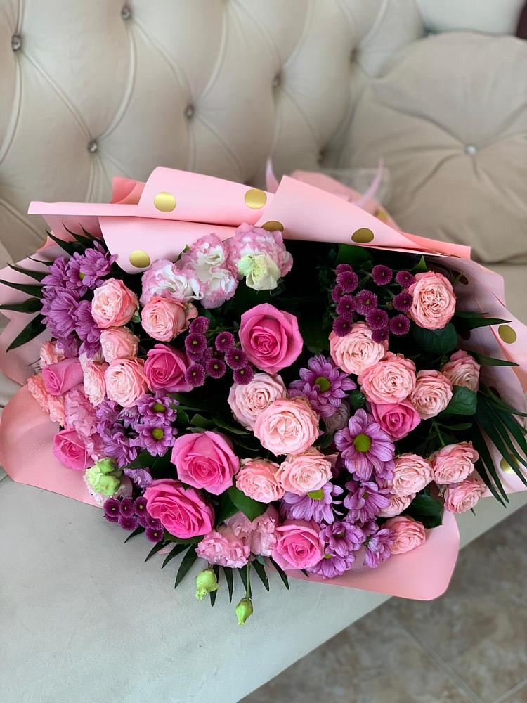 Букет цветов из: Хризантемы, Розы и Лизиантусы в Вологде