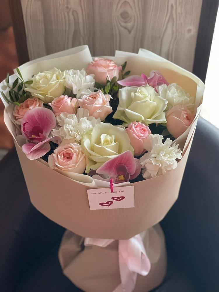 Букет цветов из: Орхидеи, Розы и Гвоздики в Вологде