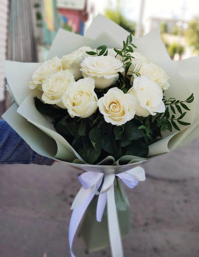 Букет Белые розы Проуд в Вологде
