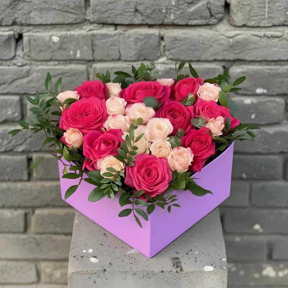 Цветочная композиция из Розы в коробке в Вологде