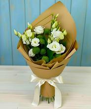 Букет цветов из:  Хризантемы и Лизиантусы в Вологде