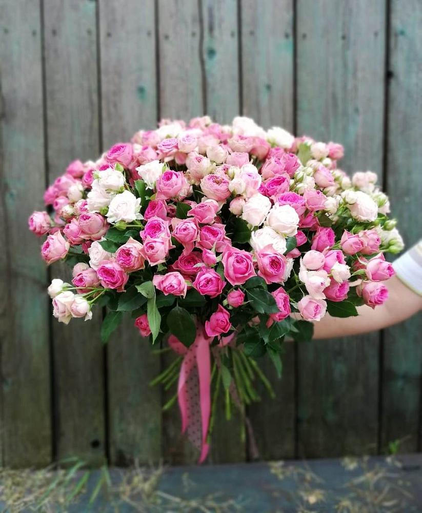 Букет Розовые кустовые розы Натали и Лав Лидия в Вологде