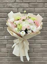 Букет цветов из:  Гвоздики, Розы, Лизиантусы и Хризантемы в Вологде
