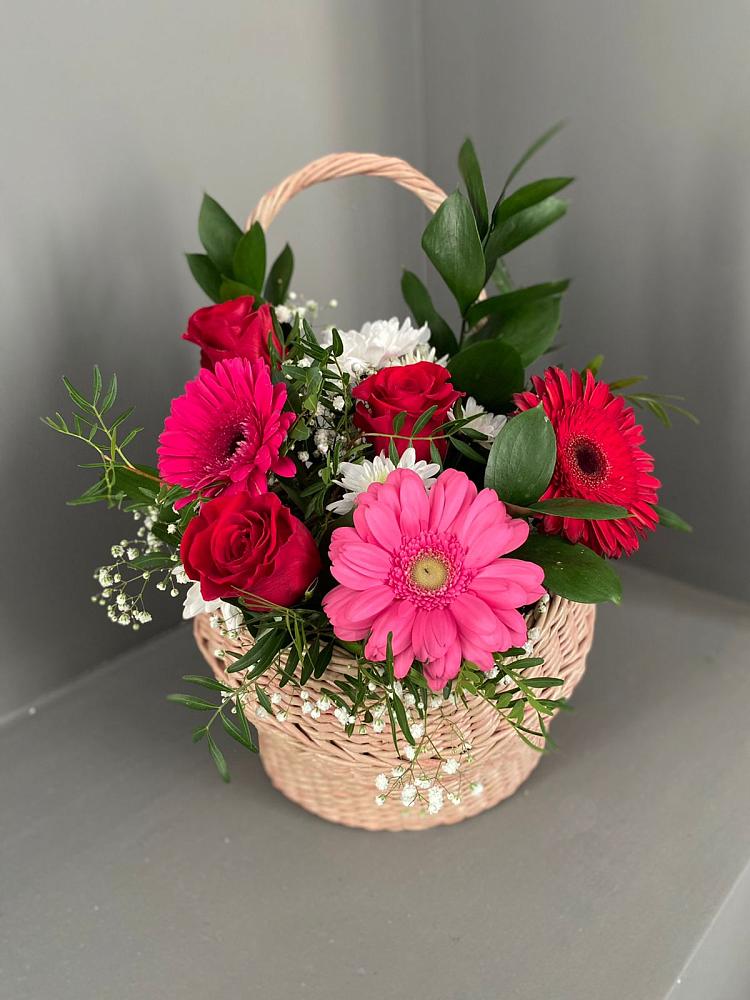 Цветочная композиция из Розы, Хризантемы и Герберы в корзине в Вологде