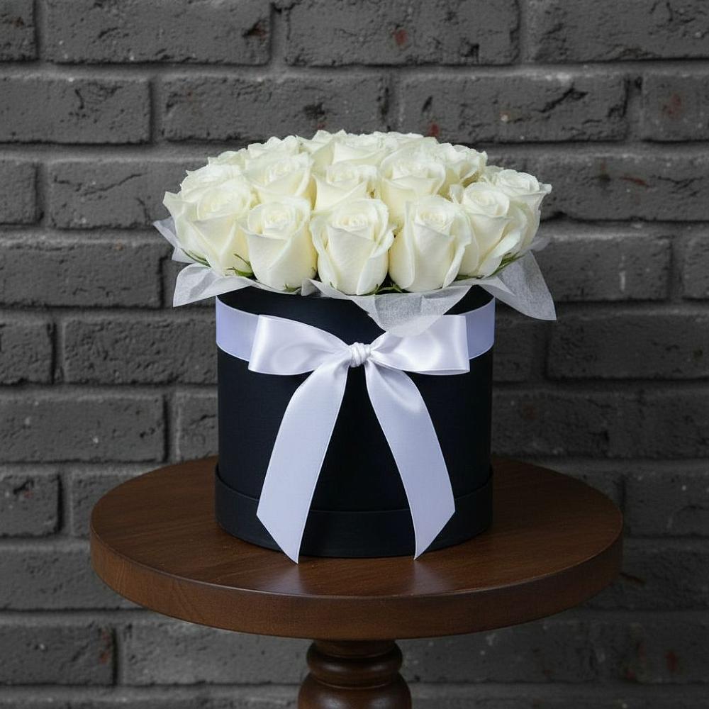 Цветочная композиция из Розы в шляпной коробке в Вологде