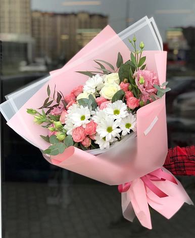 Букет цветов из: Розы, Лизиантусы и Хризантемы в Вологде