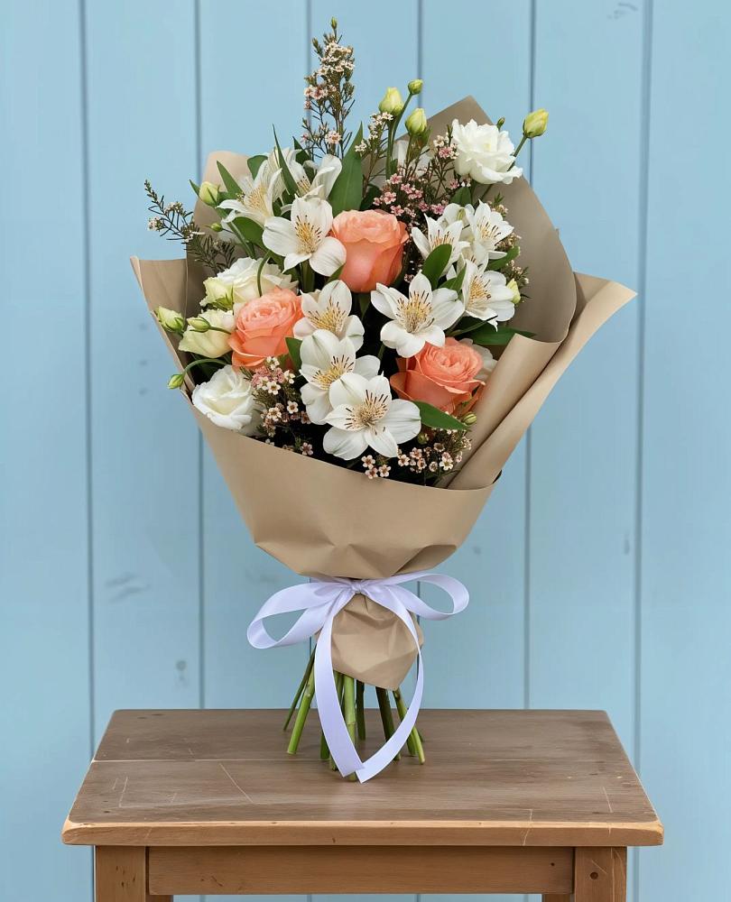 Букет цветов из: Альстромерии, Лизиантусы, Розы и Хризантемы в Вологде