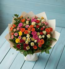 Букет Микс из разноцветных кустовых роз в Вологде