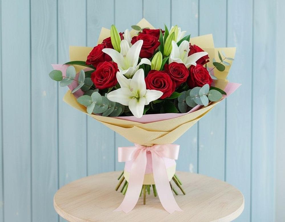 Букет цветов из: Лилии и Розы в Вологде